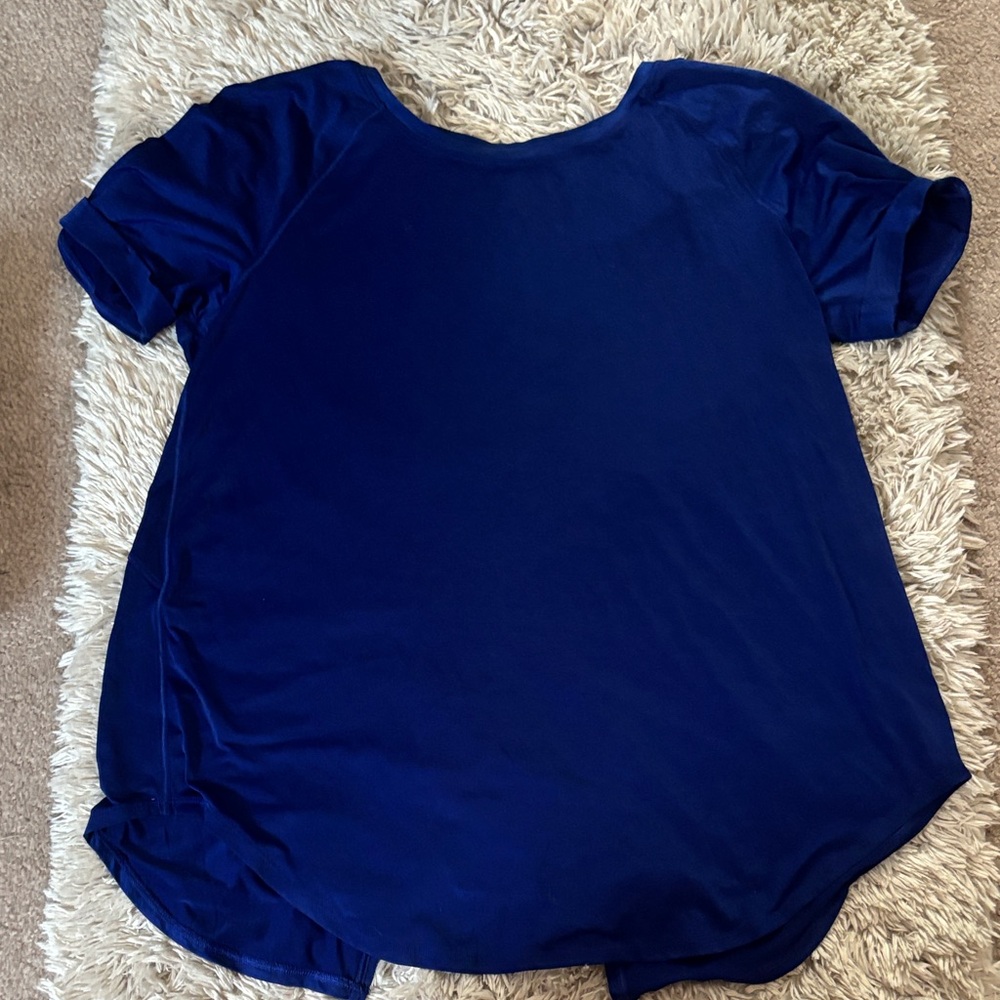 Lululemon split back dark blue top